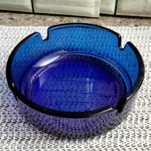 DUO: Cobalt Blue Glass Ashtray & Shot Glass Pewter Sun Medallion - Picture 9 of 11